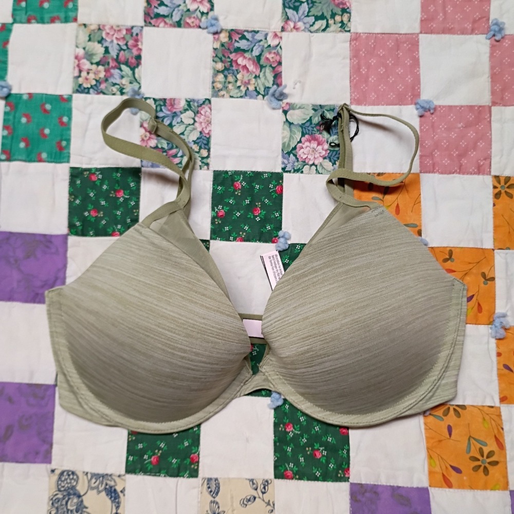 Victoria Secret Padded Push Up Green‎ Bra Size 32DD Underwired